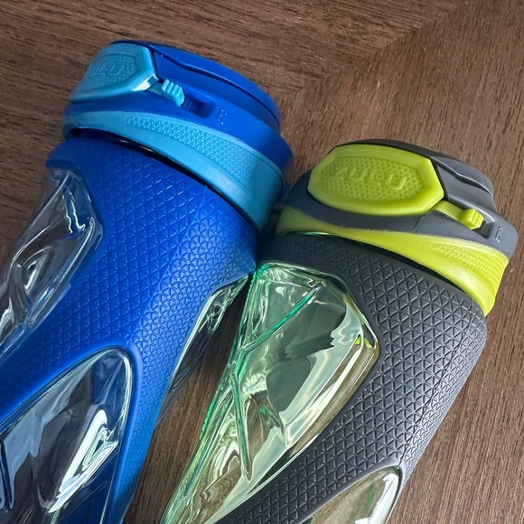 Zulu Tritan 16Oz Water Bottles 2 Pack Blue & Green Antimicrobial Silicon Straws - Picture 2 of 13